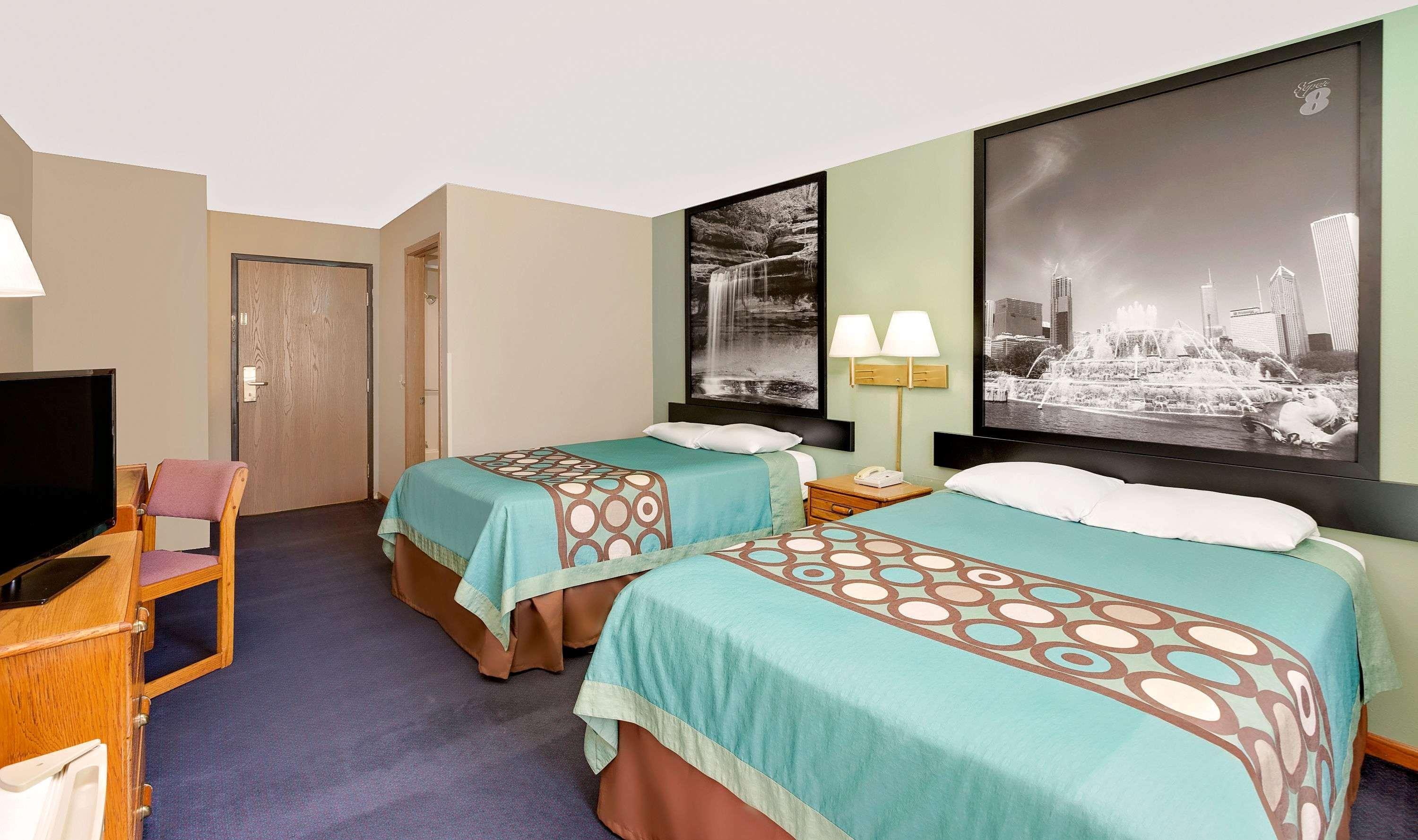 Super 8 By Wyndham Motel