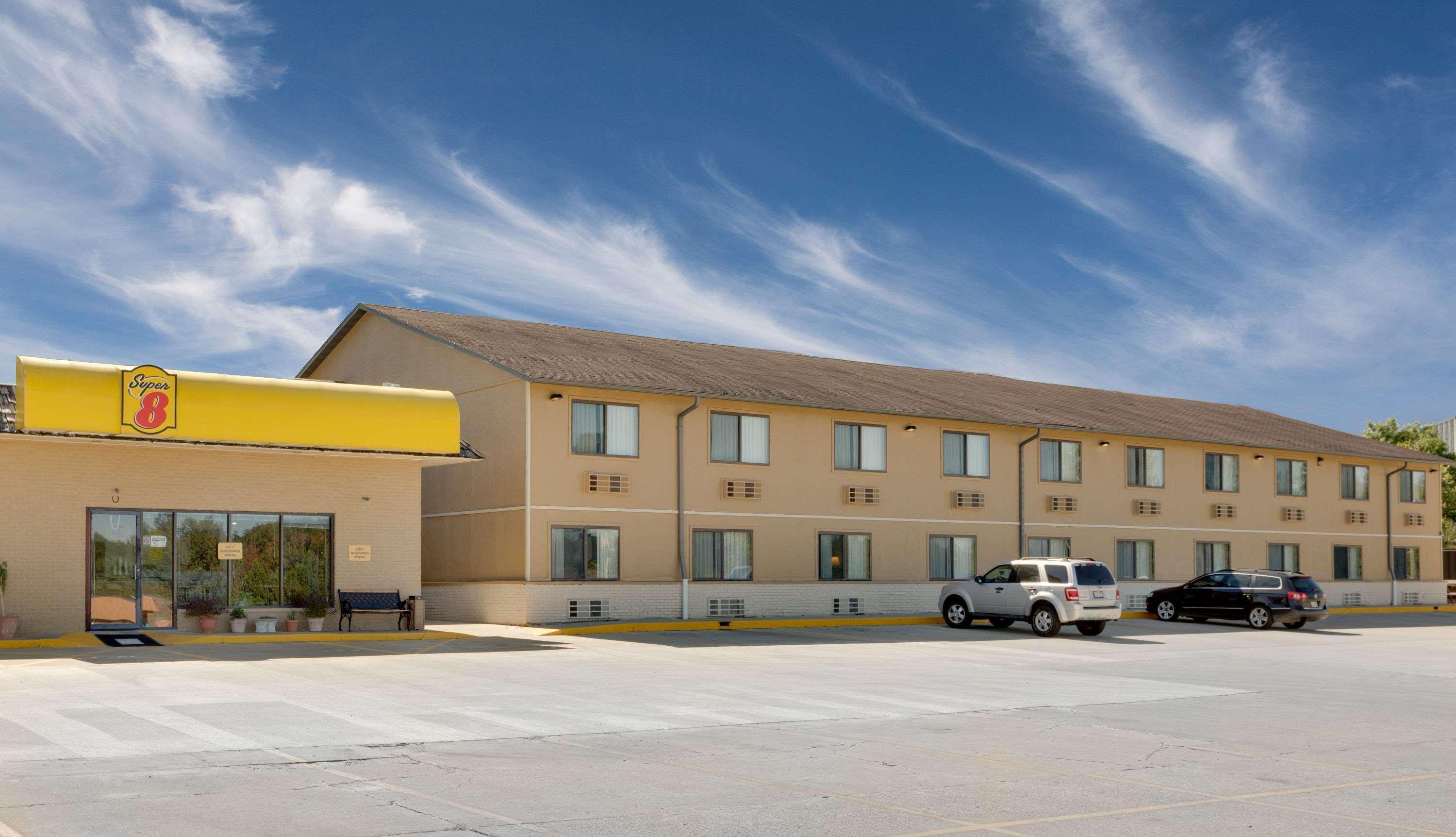 Super 8 By Wyndham Motel 2*
