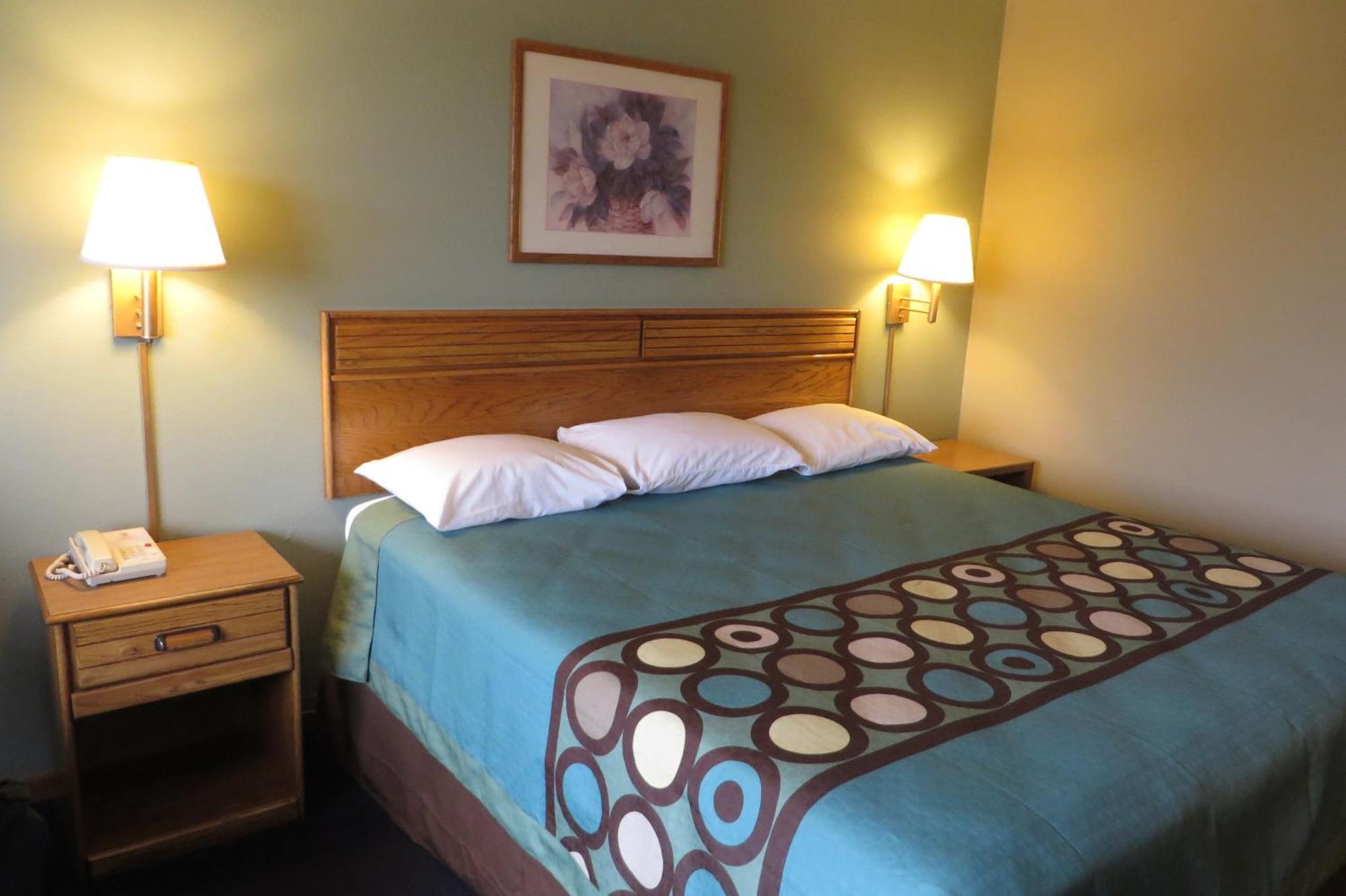 Super 8 By Wyndham Motel 2*