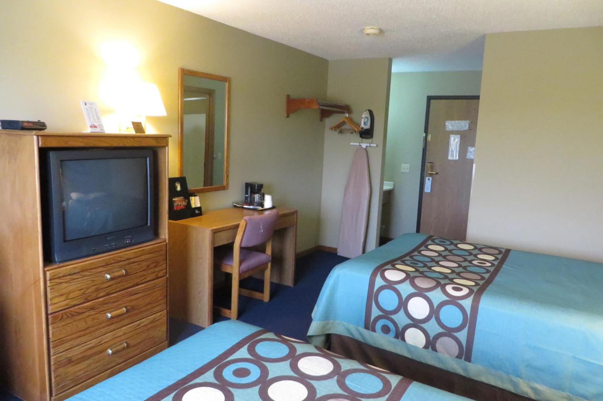Super 8 By Wyndham Motel